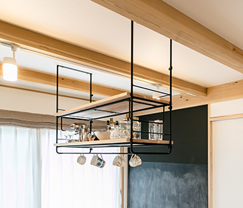 キッチン吊り棚 YORK ヨーク 木棚2段仕様|使用イメージ