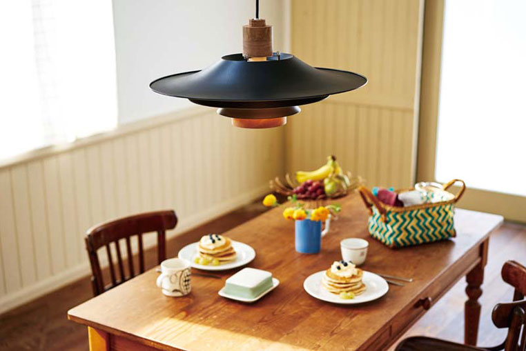 Antrim アントリム ペンダントライト　黒 INTERFORM(インターフォルム)のAntrim(アントリム)ペンダント